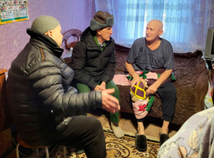 В рамках мер социальной поддержки мясо-курбан, принесенной в жертву, было роздано семьям мобилизованных солдат из сел Кунчерово и Демино