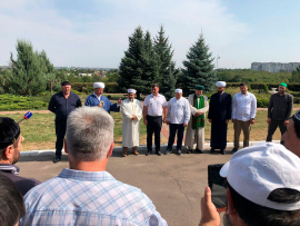 1 сентября в Луганске прошло торжественное мероприятие по закладке первого камня в строительство медресе
