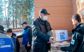 Вадим Супиков доставил гуманитарную помощь беженцам из Донбасса