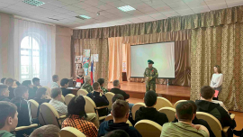 Ветераны боевых действий поделились воспоминаниями о службе со студентами