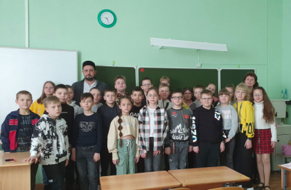 Хазрат побеседовал о сущности исламской религии с учащимся лицея