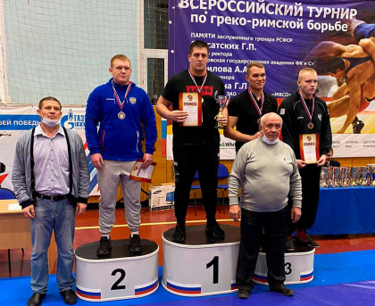 Пензенский борец завоевал "золото" всероссийских соревнований
