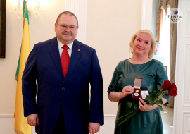 Почётным знаком Губернатора Пензенской области   была награждена заместитель председателя  ТНКА  Самочкина Г.Х.