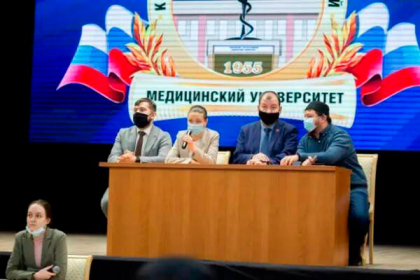 ПРЕДСТАВИТЕЛИ ДУХОВЕНСТВА ВСТРЕТИЛИСЬ С РОССИЙСКИМИ И ИНОСТРАННЫМИ СТУДЕНТАМИ