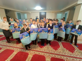 ШКОЛЬНИКИ ОЗНАКОМИЛИСЬ С УБРАНСТВОМ МЕЧЕТИ