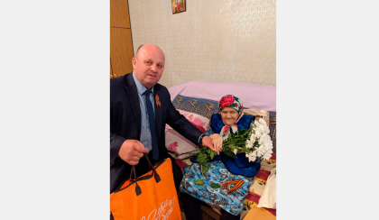 Глава администрации Неверкинского района Юрий Моисеев посетил жительницу блокадного Ленинграда